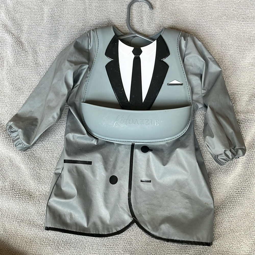 Kid dazzle tuxedo bib 6 months plus